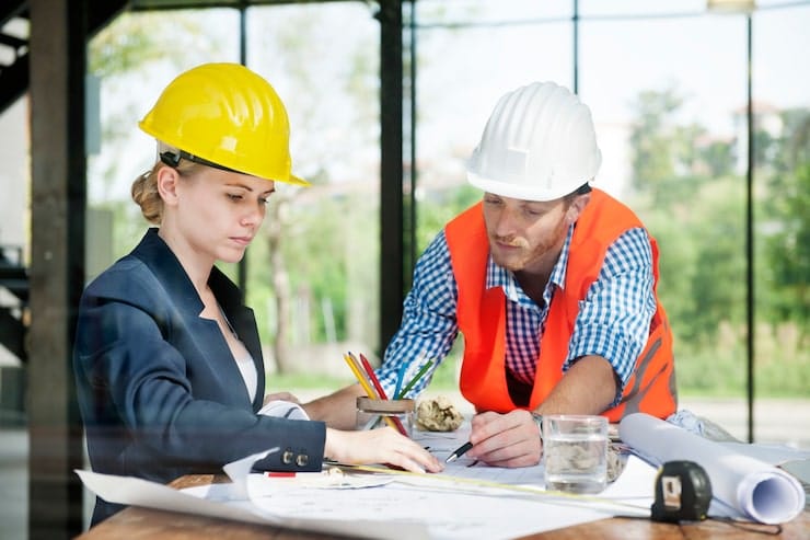 architect-engineer-discussion-brainstorming-construction-concept_53876-26411-2