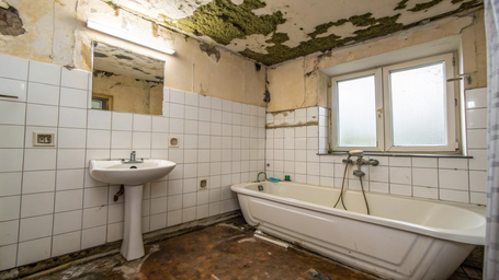 bathroom-water-damage-3