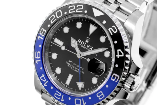 126710BLNR_GMTMasterII_StainlessSteel_BlackDial_batmanBezel_JubileeBracelet_01