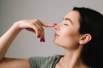 Does-Closed-Rhinoplasty-Leave-Scars-on-the-Outside-Skin