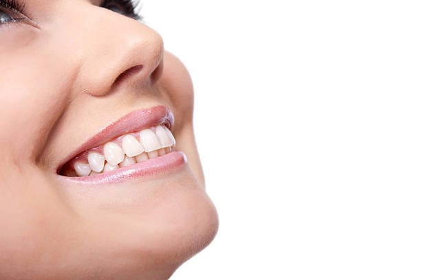 Does-E-Max-Veneers-Change-the-Shape-of-Your-Teeth