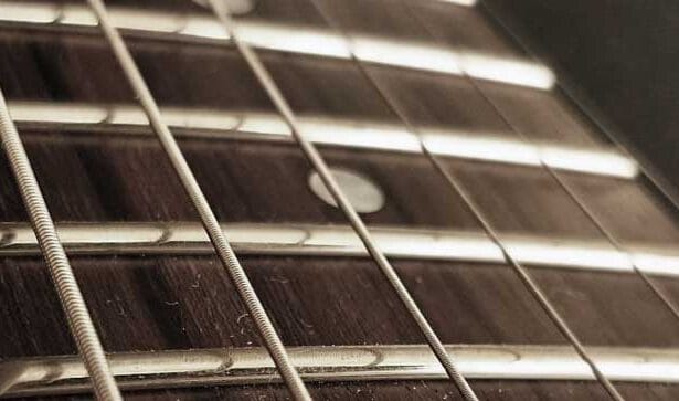 Electric-Guitar-Strings-1