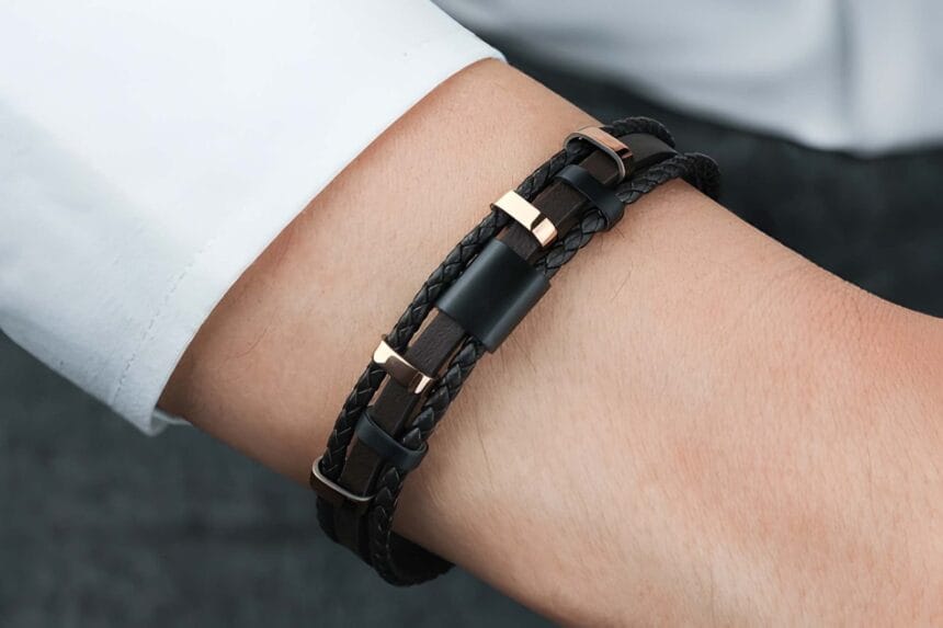 How-Neck-Chains-Enhance-Your-Overall-Outfit-Style