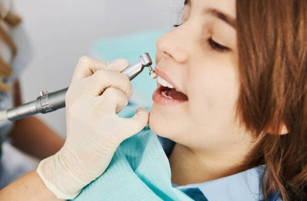 Is-Teeth-Cleaning-a-Helpful-Step-Before-Whitening-Treatment