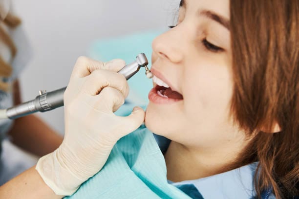 Is-Teeth-Cleaning-a-Helpful-Step-Before-Whitening-Treatment