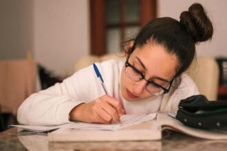 Research-Proposal-Writing-Help-in-UAE-–-A-Complete-Guide-for-Students