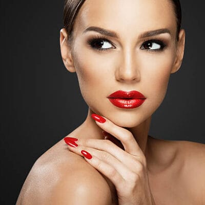 What-Age-Is-Ideal-for-Smokers-Lips-Treatment