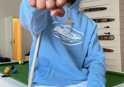corteiz-hoodie-blue-2-1