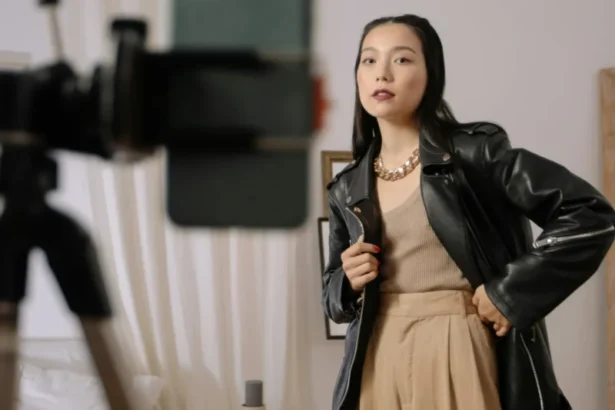 japanese-instagram-influencer-scaled-r9qfp027b1d7ez2gw4o44epkw866xo5k0lo1v5fkn4