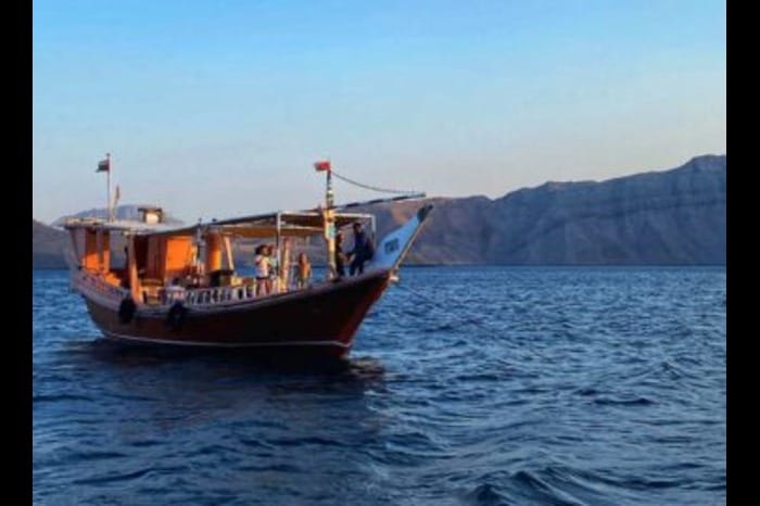overnight-dhow-cruise-1-370x270-1-1