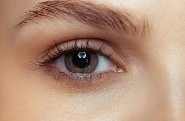 Can-Eyelid-Surgery-Boost-Self-Confidence