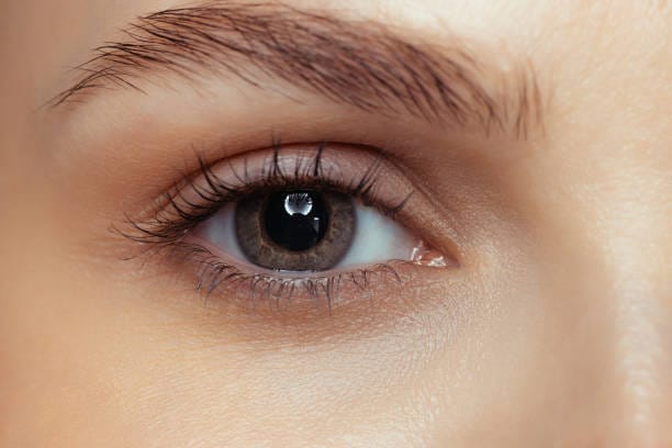 Can-Eyelid-Surgery-Boost-Self-Confidence