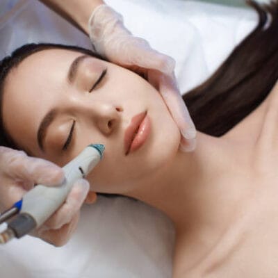 Can-a-Hydrafacial-Near-Me-Make-Skin-Glow-Instantly