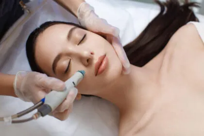 Can-a-Hydrafacial-Near-Me-Make-Skin-Glow-Instantly
