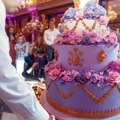 Comment-choisir-le-bon-design-pour-un-gateau-sur-mesure-