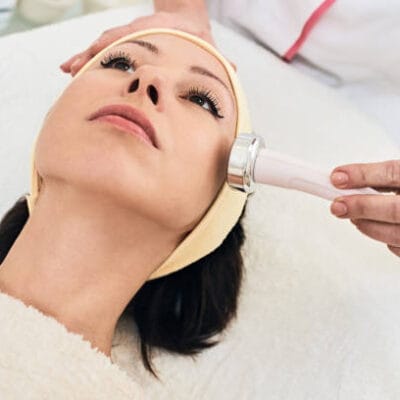 Is-HydraFacial-A-Good-Choice-For-Oily-Skin-Breakouts