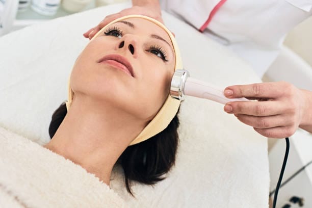Is-HydraFacial-A-Good-Choice-For-Oily-Skin-Breakouts