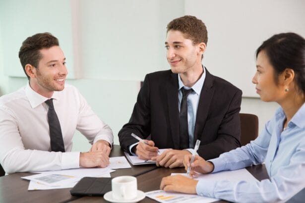 compressed_business-team-holding-meeting